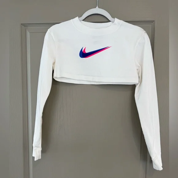 Nike Women's Long Sleeve Crop Top - Picture 1 of 3
